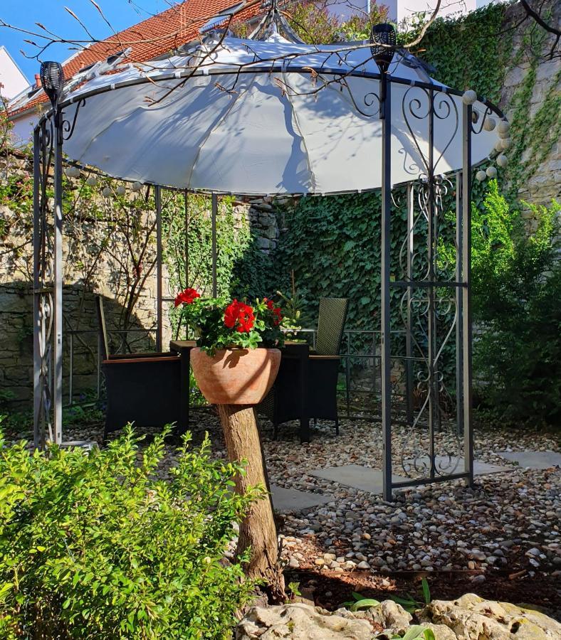 Hotel & Restaurant Sonnenhoefle Sommerhausen Esterno foto